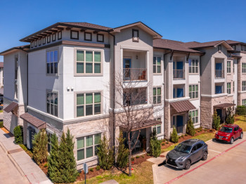 Waterford Property Company, The Vistria Group, and Northern Liberties Acquire Class A Multifamily Complex in Dallas to Convert to Workforce Housing