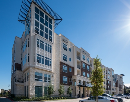 Berkadia Arranges Sale and Financing of 276-unit Class A Asset in Houston