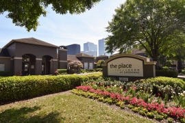 JLL closes sale and financing of Houston apartments