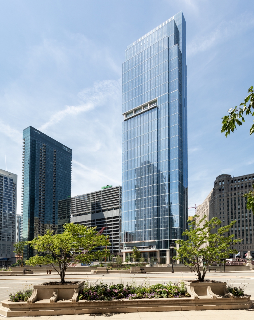 Wolf Point East, an Iconic Apartment Tower Above the Chicago River