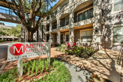 ALLIED ORION GROUP CHOSEN TO MANAGE METRO MIDTOWN:  Firm Expands its Houston Portfolio with Midtown Apartment Community