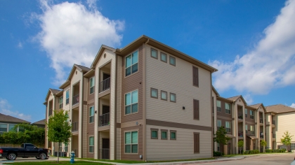 ALLIED ORION GROUP CHOSEN TO MANAGER HOLLISTER OAKS IN SPRING BRANCH: Firm Continues to Expand its Multifamily Portfolio with Boutique Community in Northwest Houston