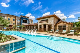 JLL arranges sale, financing of Conroe, Texas, apartment property