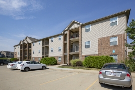 JLL Closes Sale of Indiana Student Housing Community